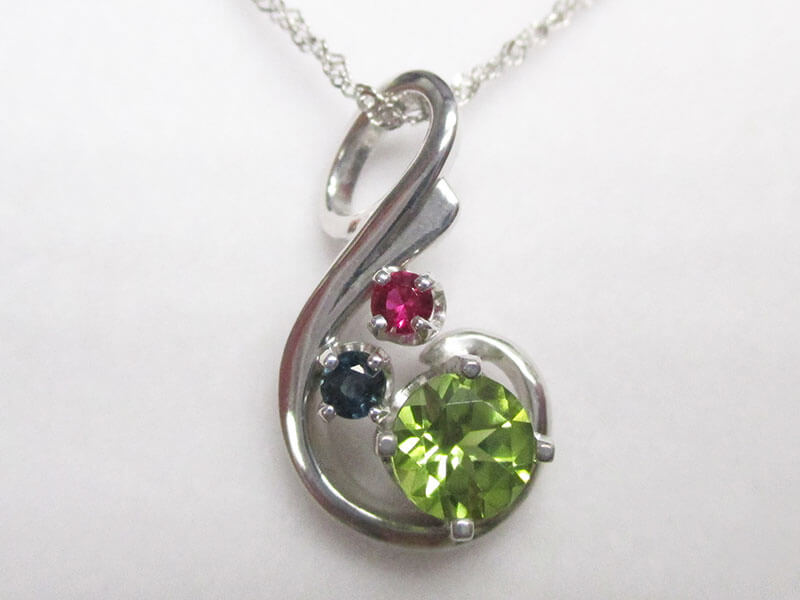 3-stone-birthstone-pendant-custom-jewelry-design-schoenborns